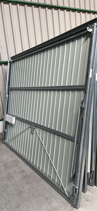 Bramy garażowe na wymiar