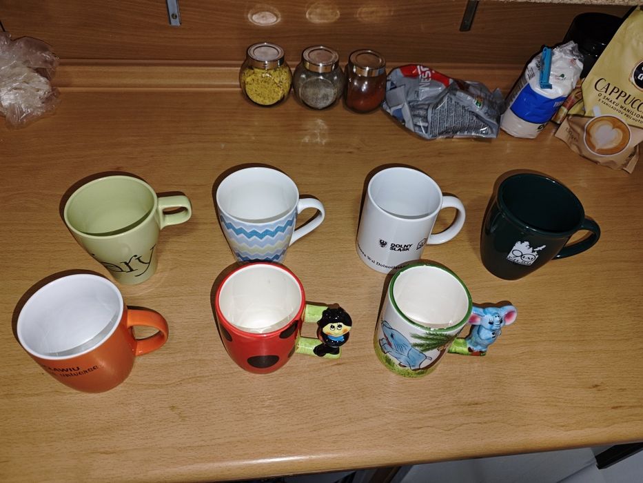 Zestaw 7 stylowych kubków dziecięcych ręcznie malowane