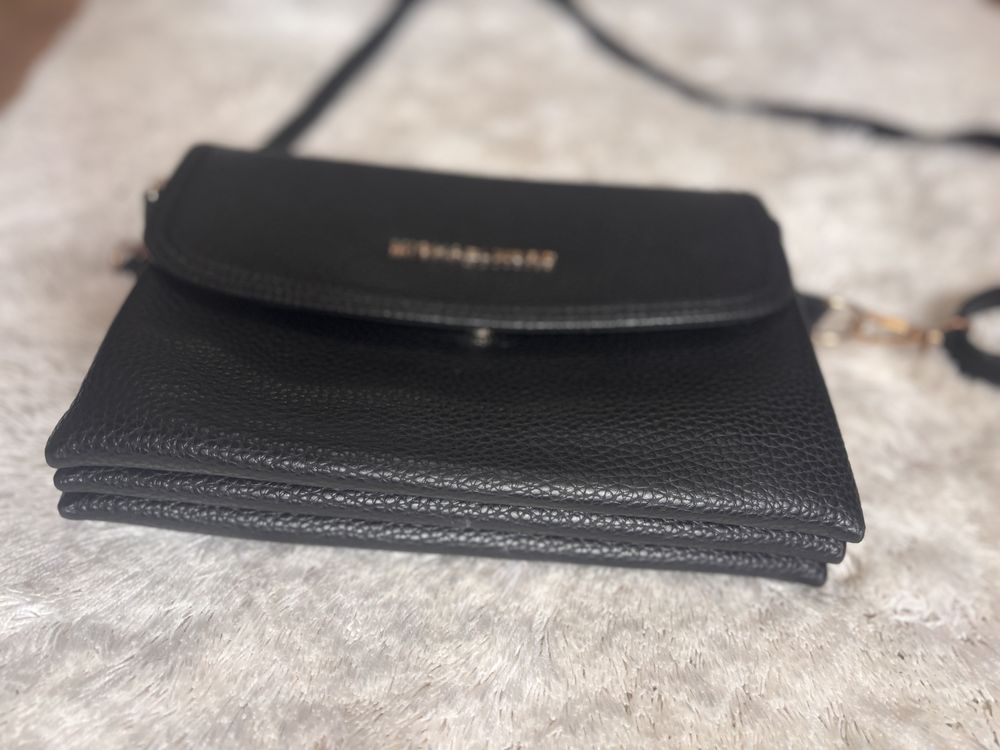 Elegancka Torebka saszetka na ramie Michael Kors Kopertówka