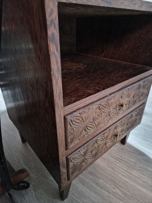 Mesinha de cabeceira