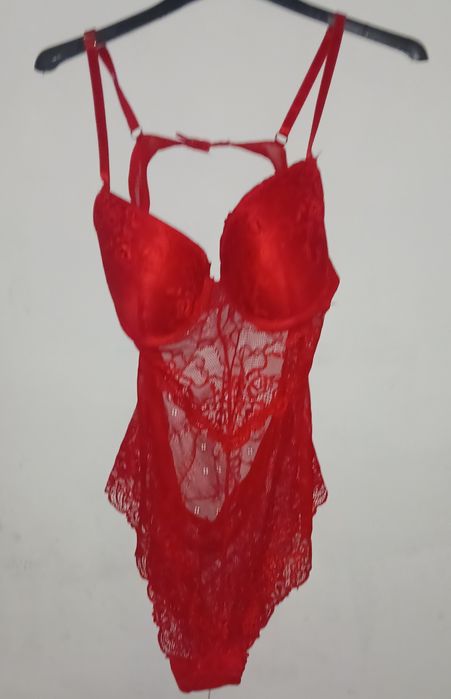 Damska bielizna body.