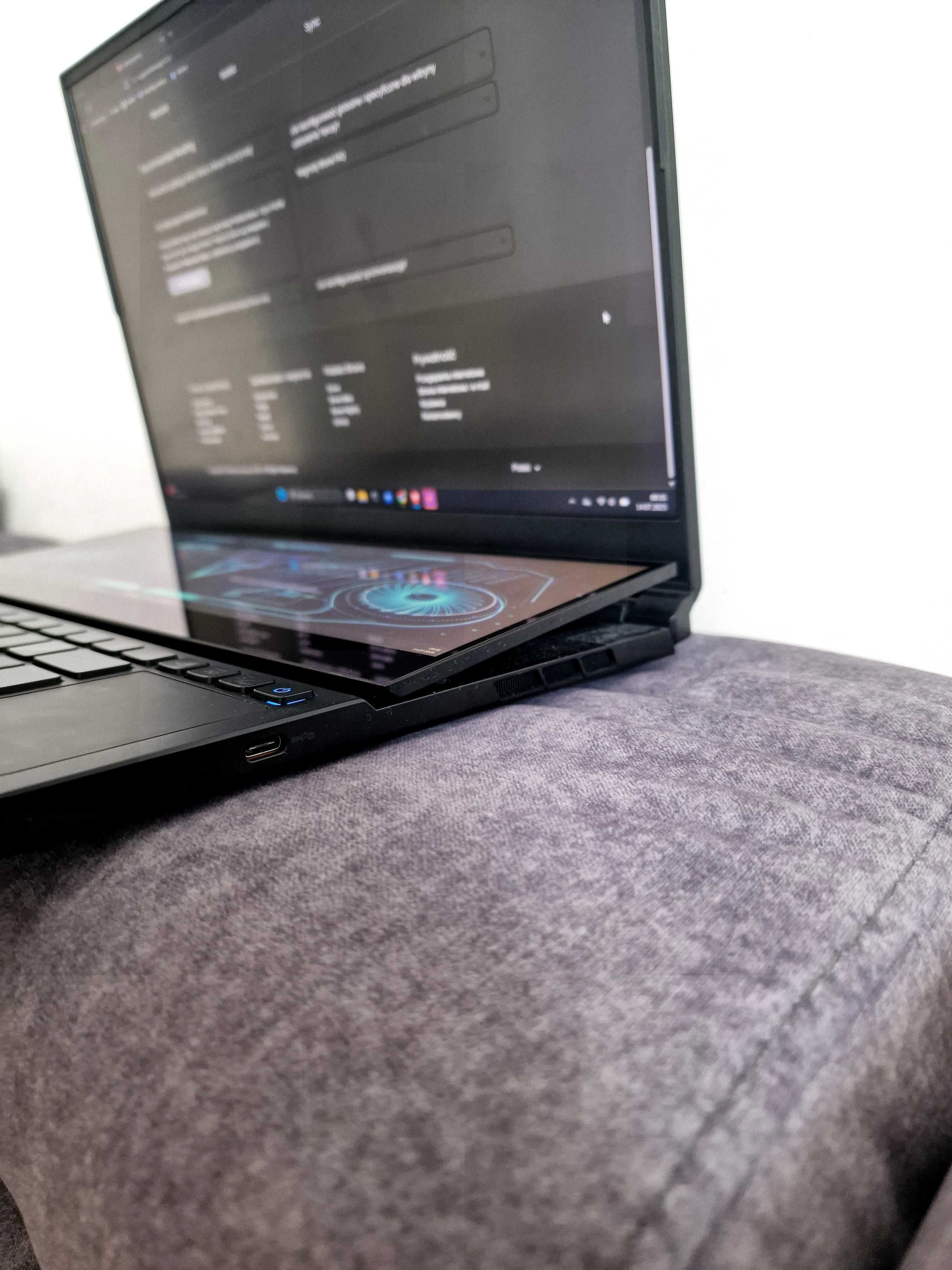 Laptop ASUS ROG Zephyrus Duo16 GX650PY 16" 64GB RAM 4TB SSD GF RTX4090