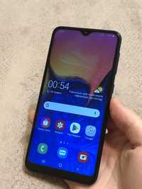 Телефон Samsung Galaxy A10 2/32gb Android 10 з Німеччини