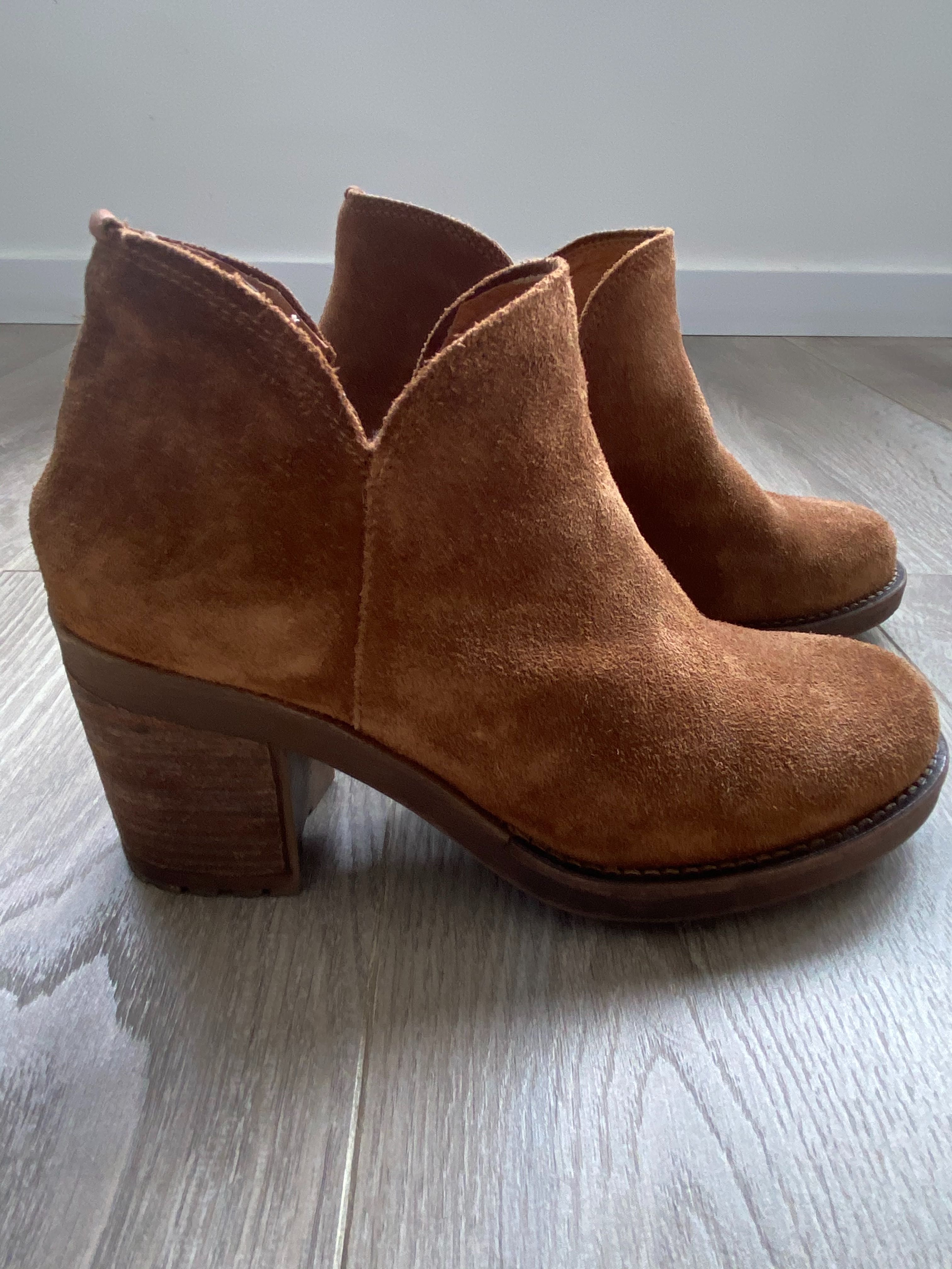 Botins camel Seaside