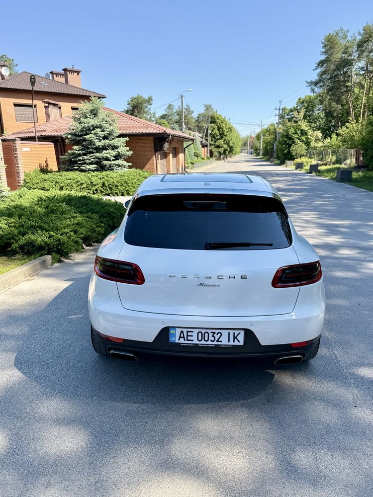 Porsche Macan 2.0 White Pearl