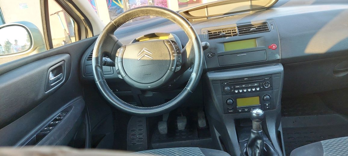 Citroen C4  1.6 benzyna  110 KM B.dobry stan Nowe tarcze i klocki