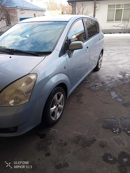 Продам Toyota Corolla Verso 2004