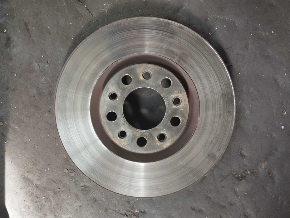 Передні суппорта з дисками Brembo на Alfa Romeo 159