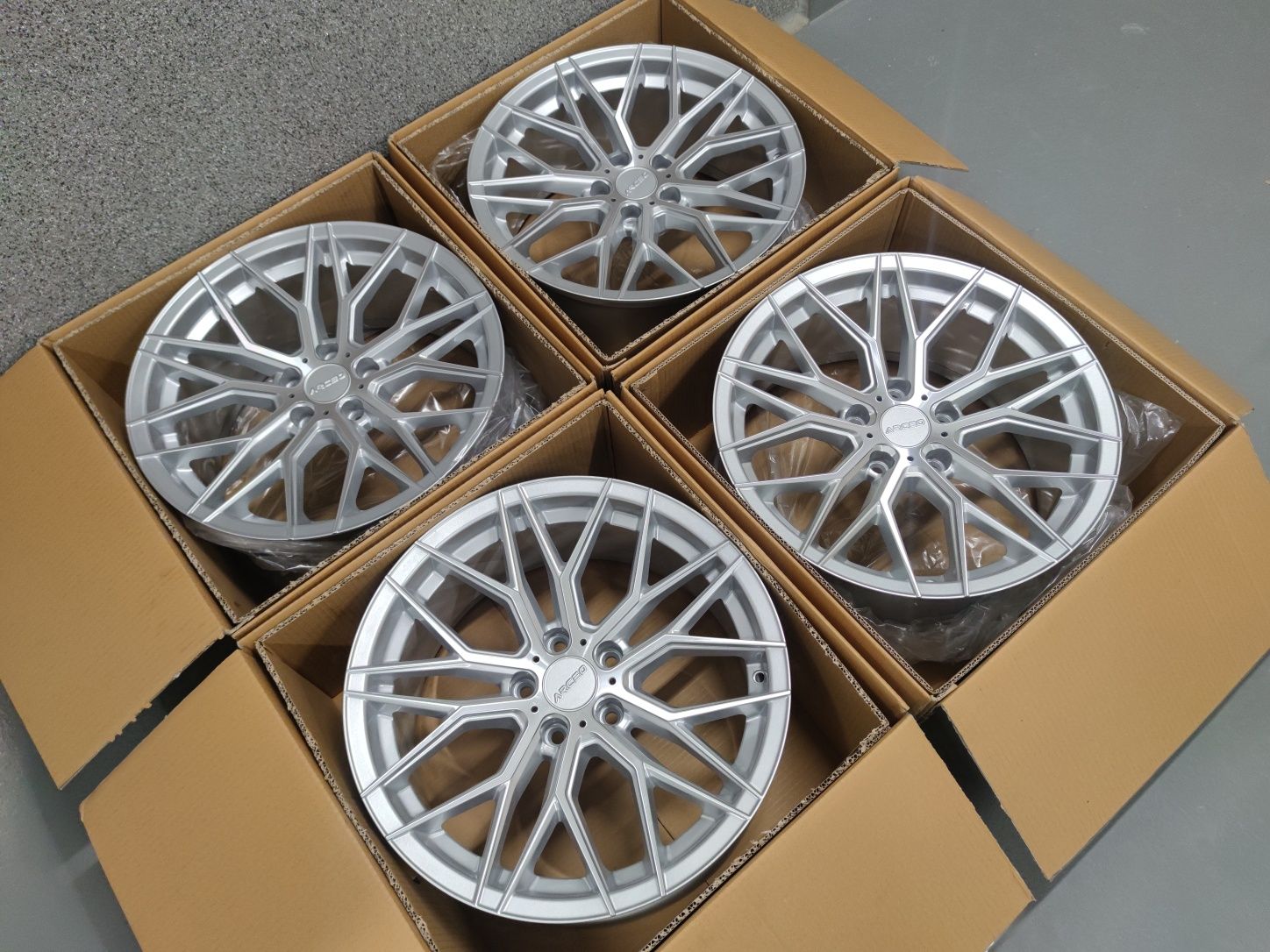 Felgi Arceo Valencia 20" 5x120 Silver BMW