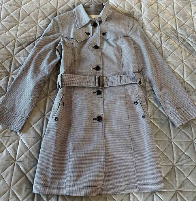 Плащ жіночий куртка