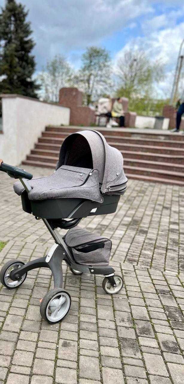 Продам коляску Stokke Xplory V4 в хорошому стані