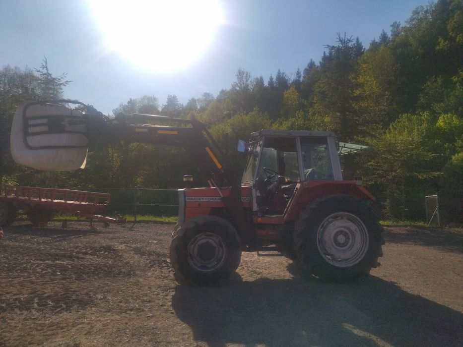 Massey Ferguson 690 z turem