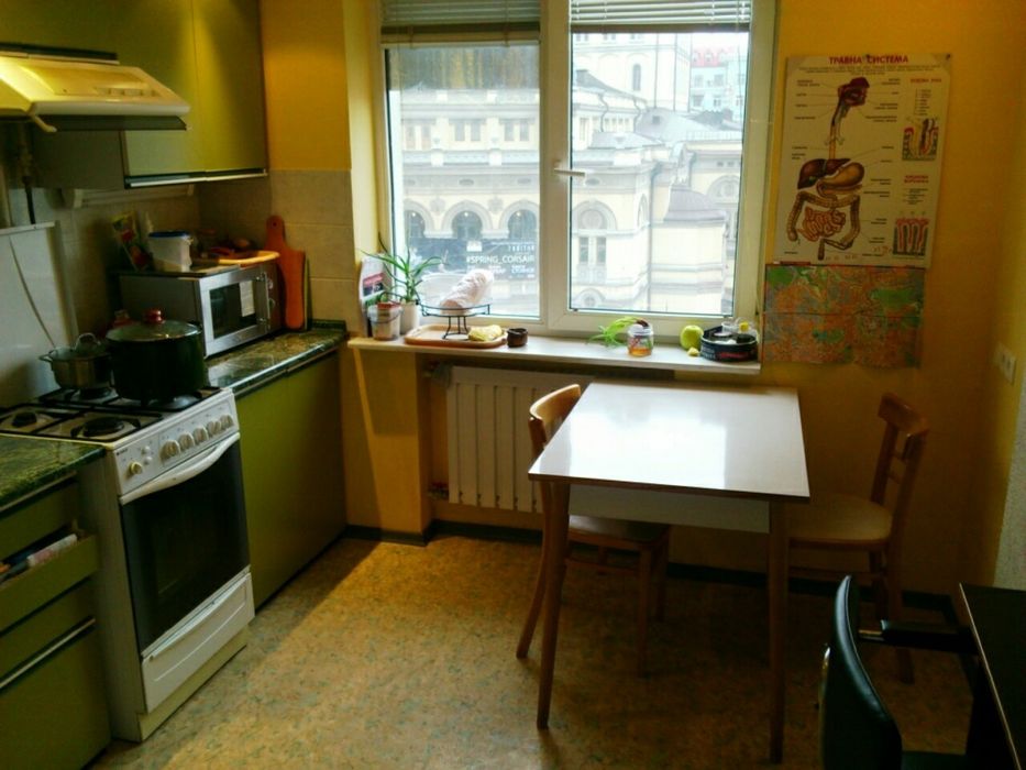 Для масажистів і кур'єрів. Центр. Тихо Чисто Тепло Гараж Власний котел