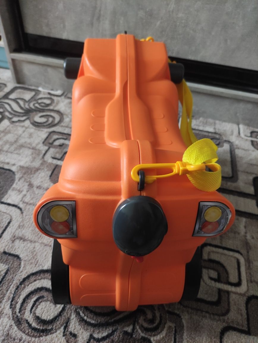 Продам толокар-валіза дитячий