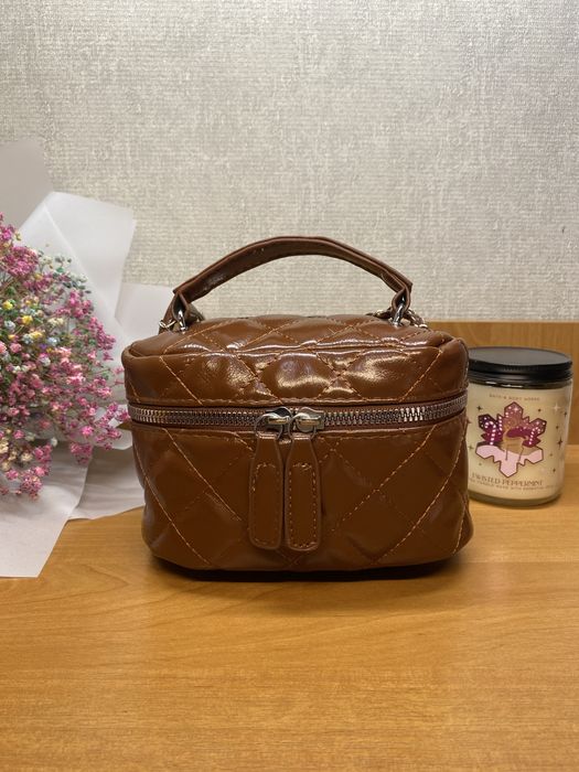 Сумка бочонок біла, чорна, коричнева у стилі chanel шанель