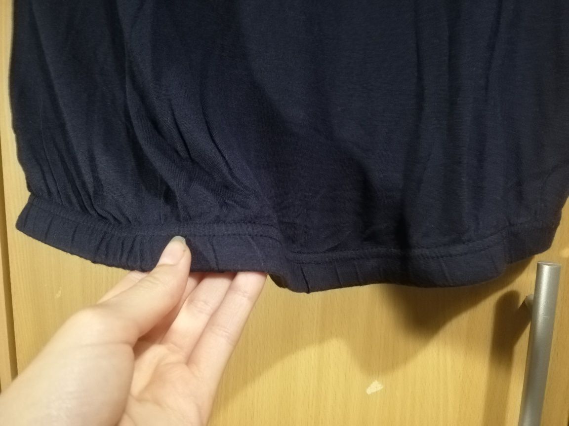 Granatowa bluzka z gumką w pasie