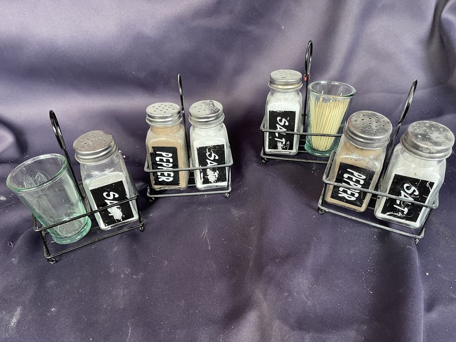 Інвентар барний. Килимки. Чашки. Диспенсери для серветок. Салфетниці