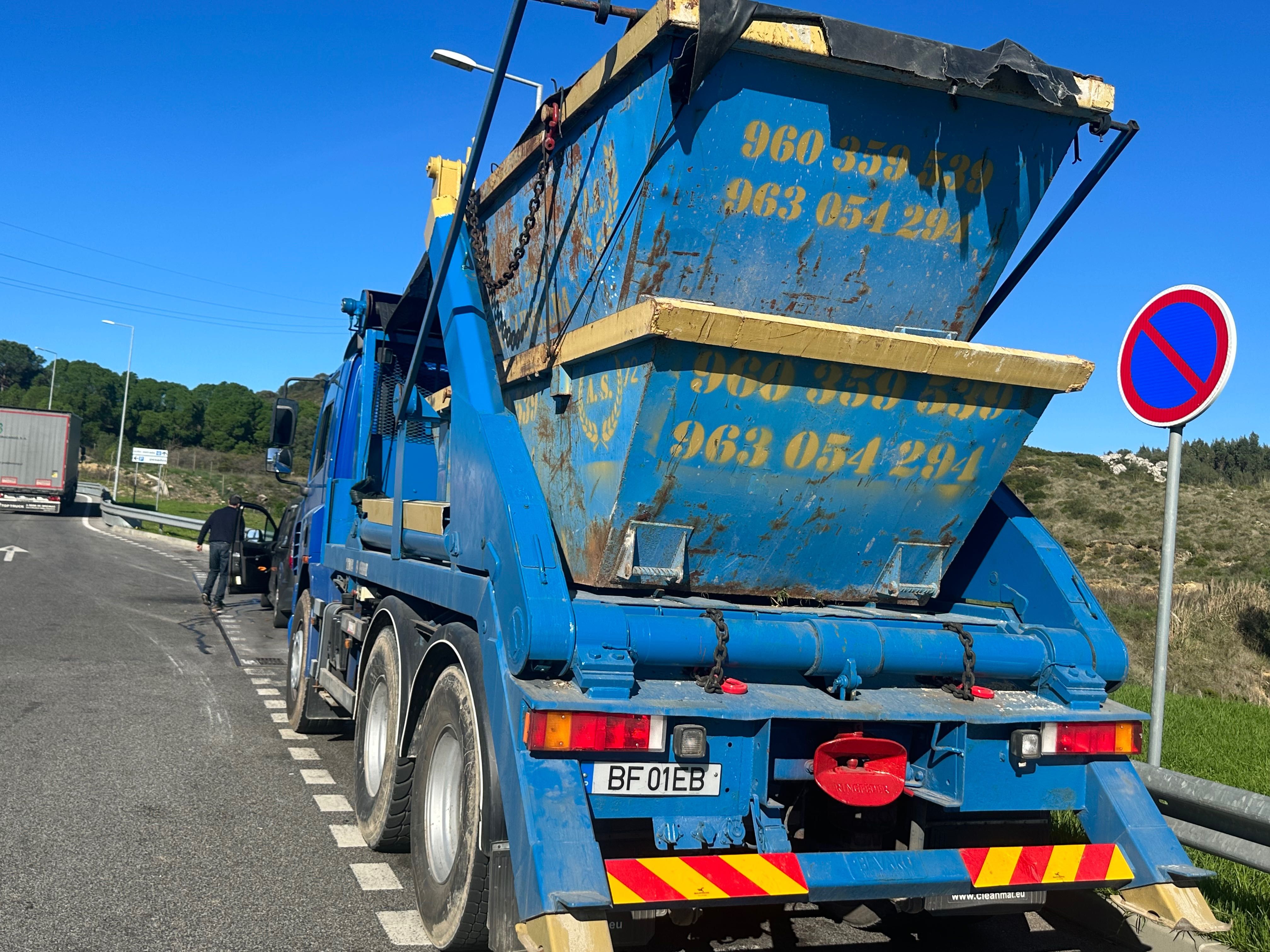 Aluguer contentores para entulho limpo lixo ou madeira plástico etc