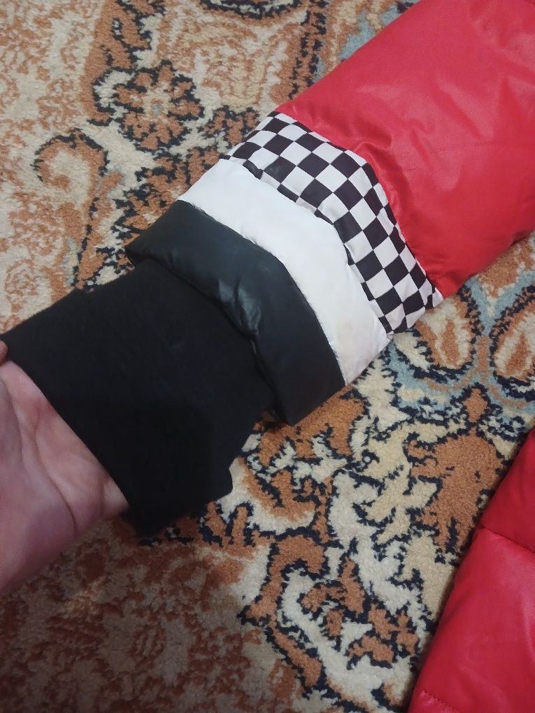 Продам зимову дитячу куртку для дівчинки