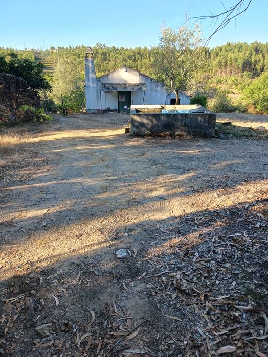 Vende-se quinta sitio ideal para passar férias soalheiro e sossegado