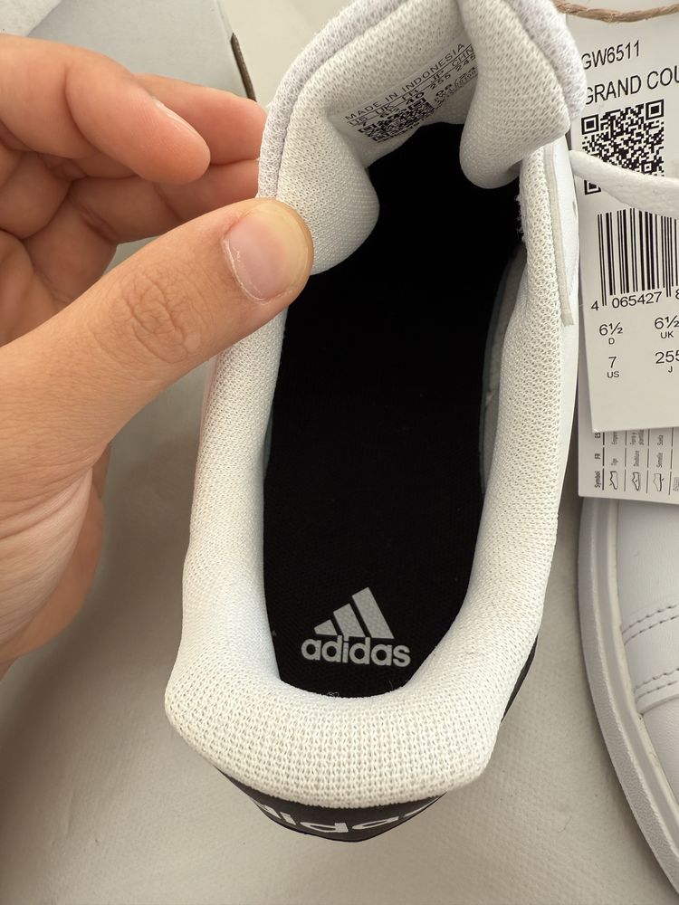 Sapatilha de tenis adidas