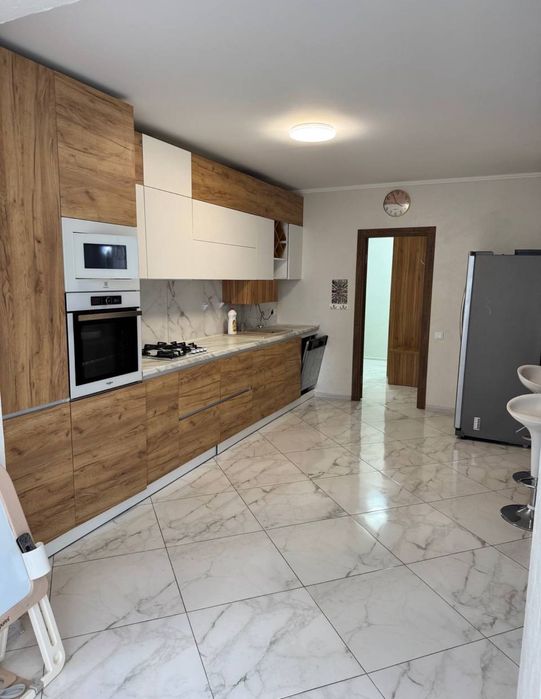 Здам в Оренду трьох кімнатну квартиру ЖК "Континент"