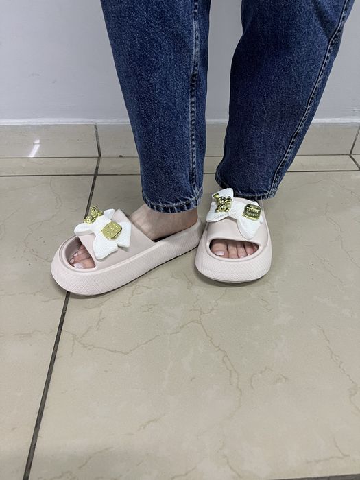 Шлёпанцы пудра с бантиком 139