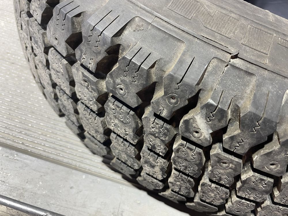 Pneu Michelin 205R16