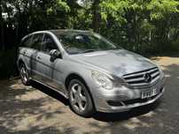 Anglik Mercedes R320 CDI