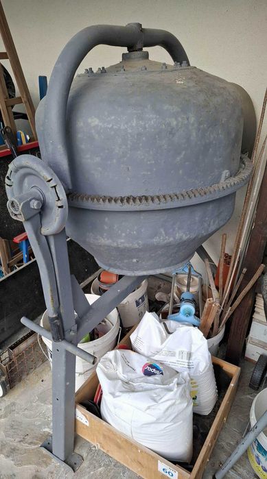 Betoniarka, duża, wyremontowana, z silnikiem jednofazowym 230V.