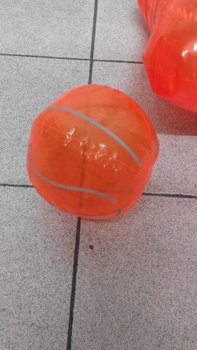 Cesto de basquetebol insuflável