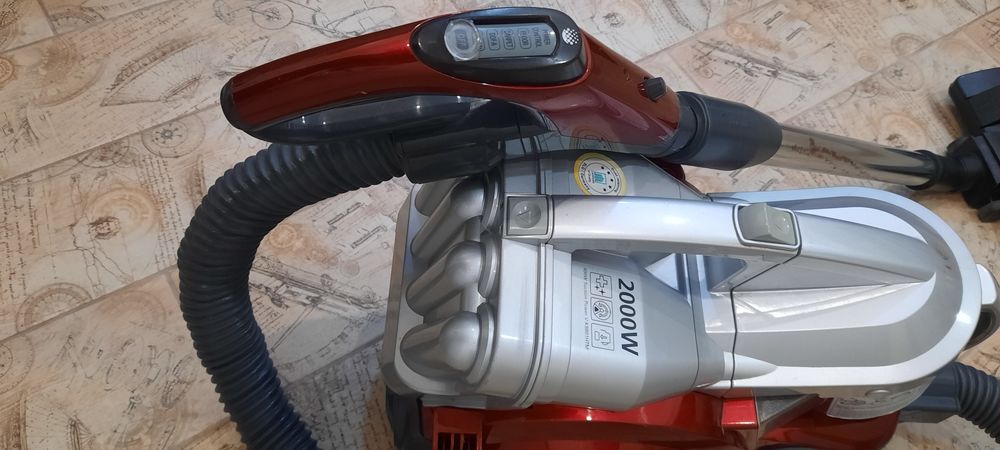 Пылесос LG 2000 V-K8801HTM