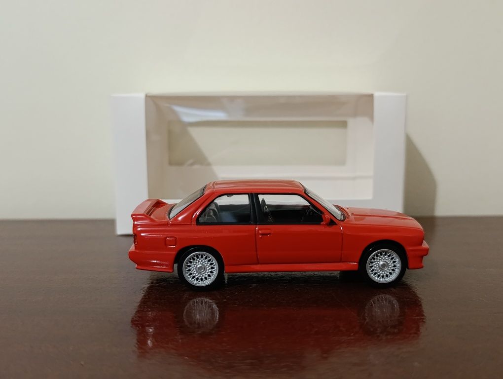 BMW M3  e30 1/43