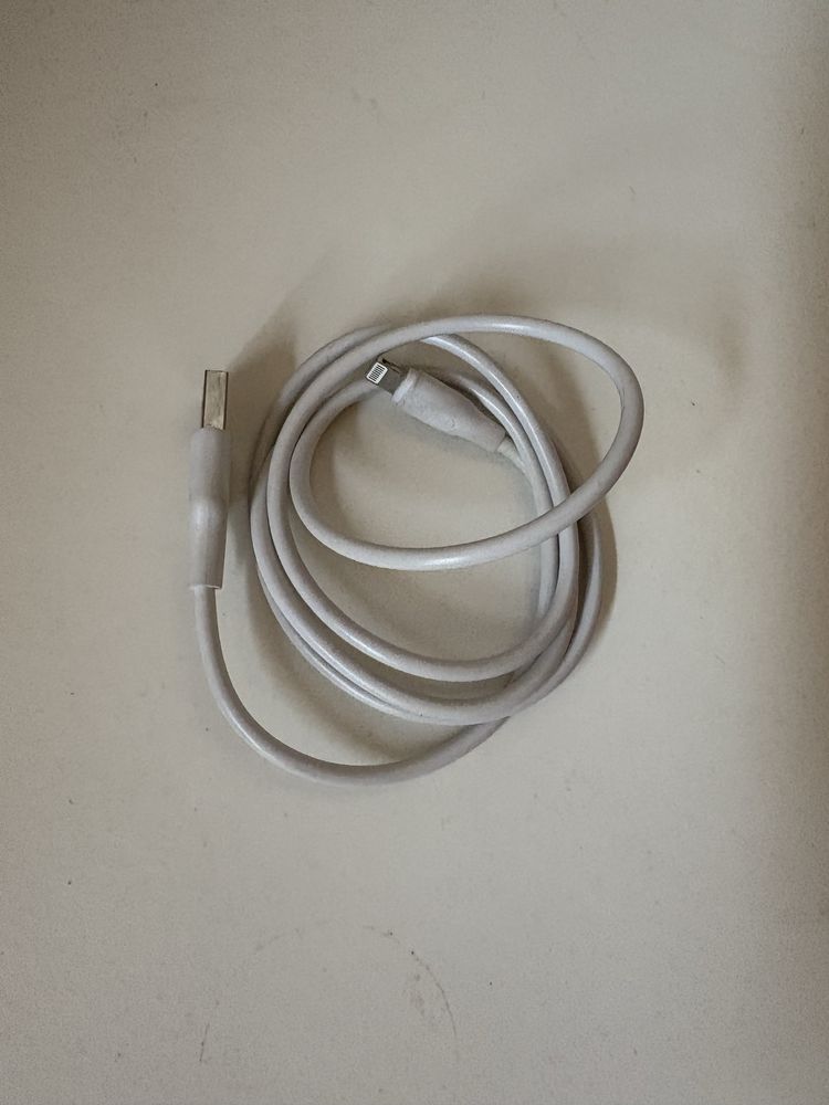 Iphone SE 2020 (+ caixa, carregador e manual)