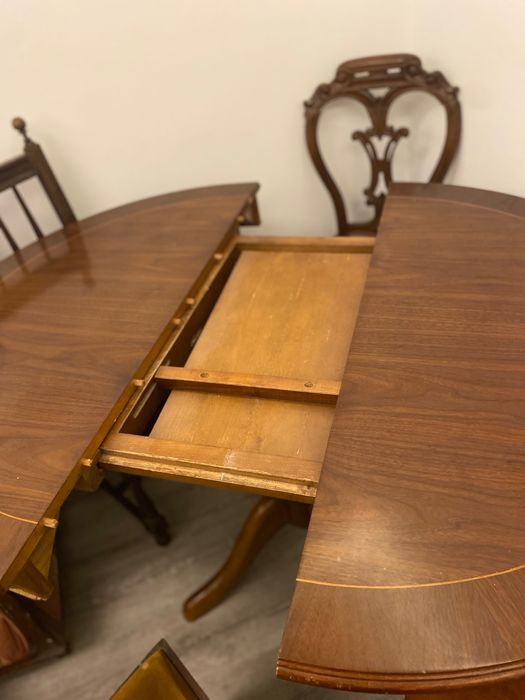 Mesa redonda extensível + 4 cadeiras