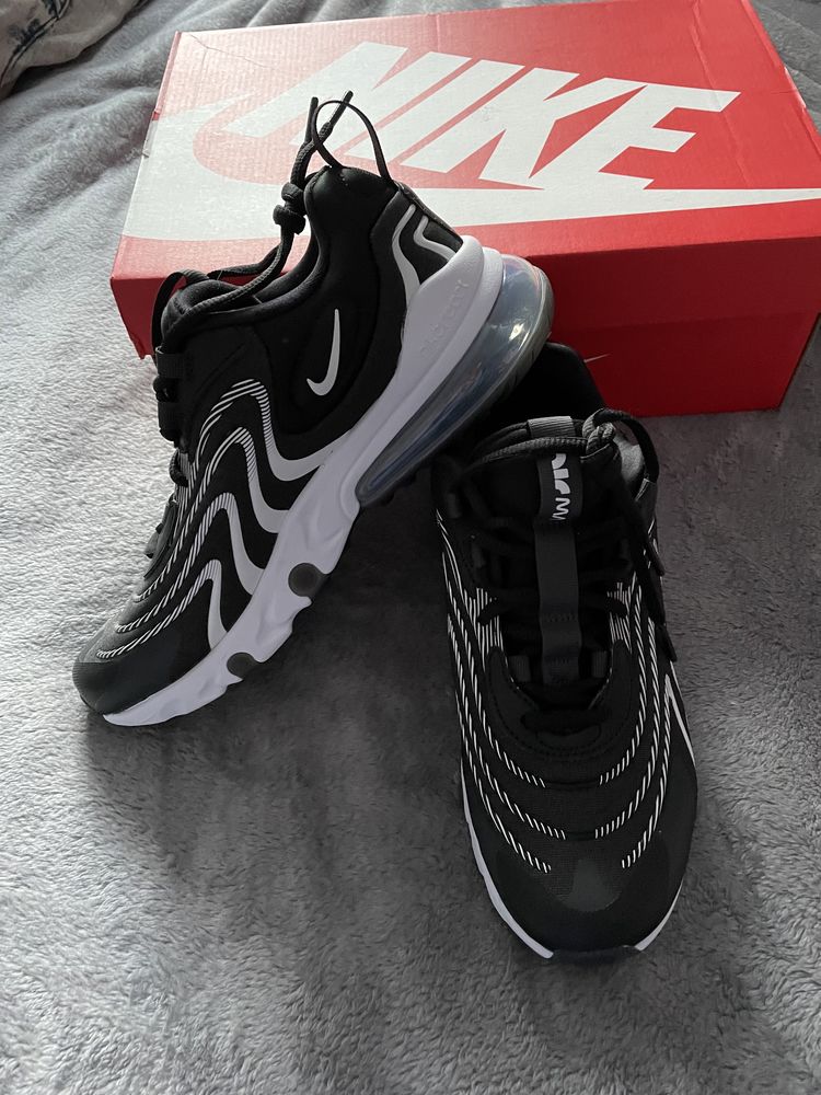 Nike air max 270 react eng (gs) 38,5