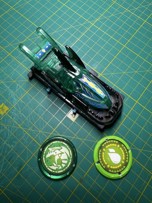 Машинка-трансформер Screechers Wild S2 L1 Шаркоїд (EU684204) скричер