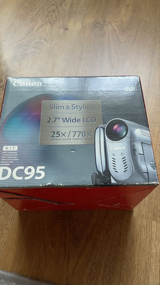 Продам видеoкамеру Canon DC95
