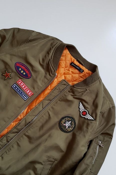 STRADIVARIUS rozm M militarna bomberka