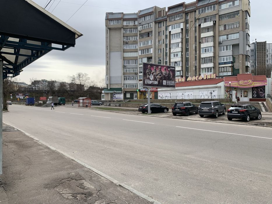 Здам павільон,Митниця