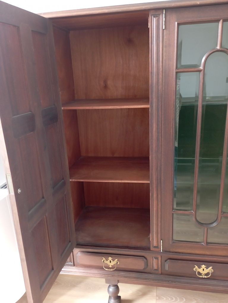 Móveis sala (louceiro e aparador)