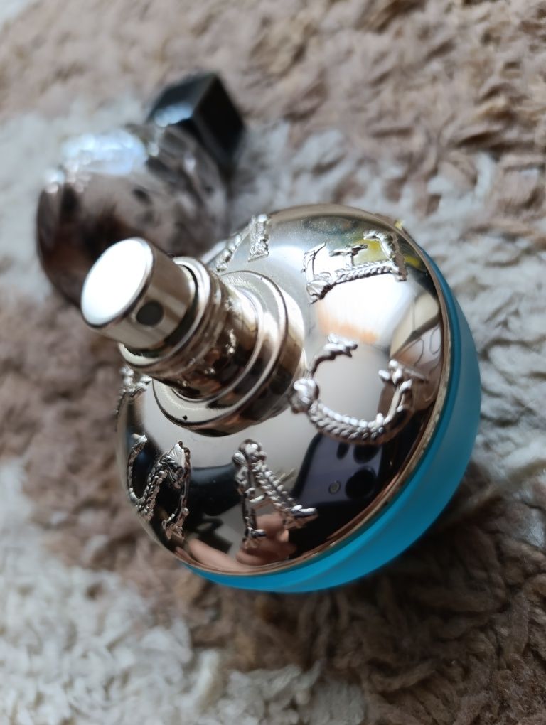 Flakon po perfumach Versace i Jimmy choo