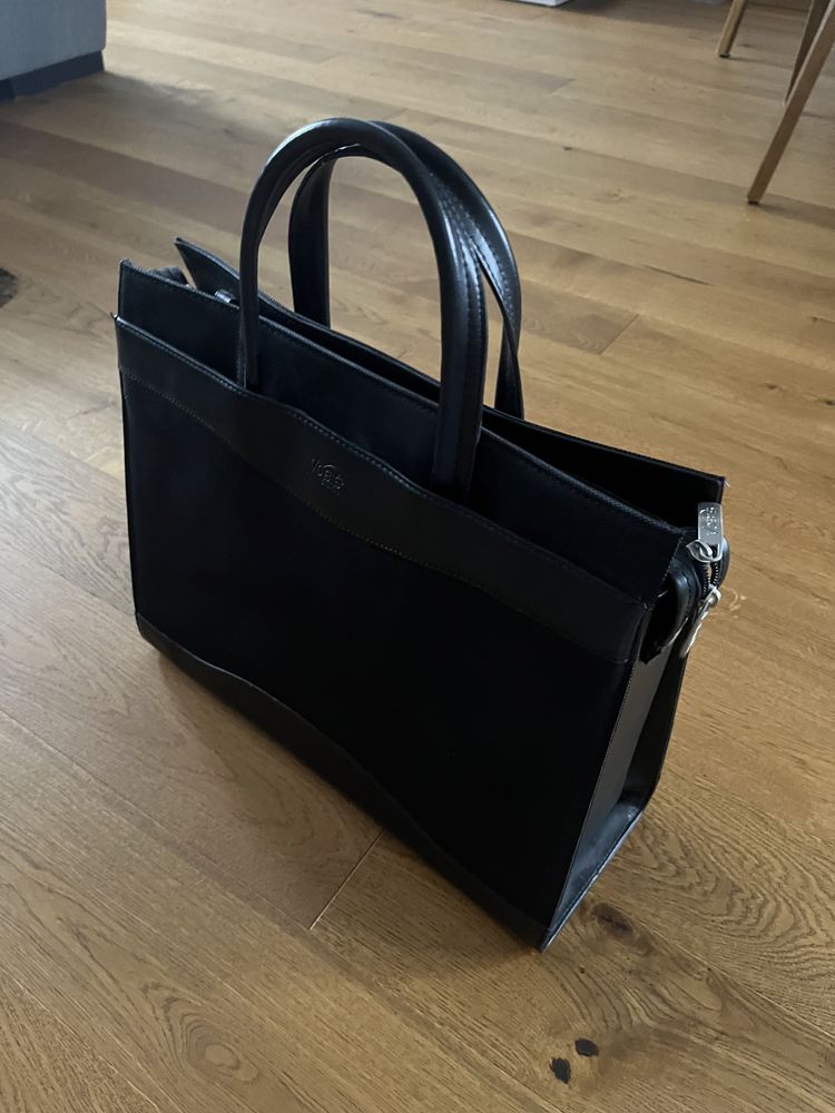 Elegancka czarna torba na laptopa