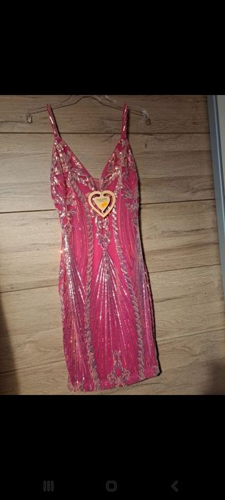 Sukienka cekinowa dopasowana r.40