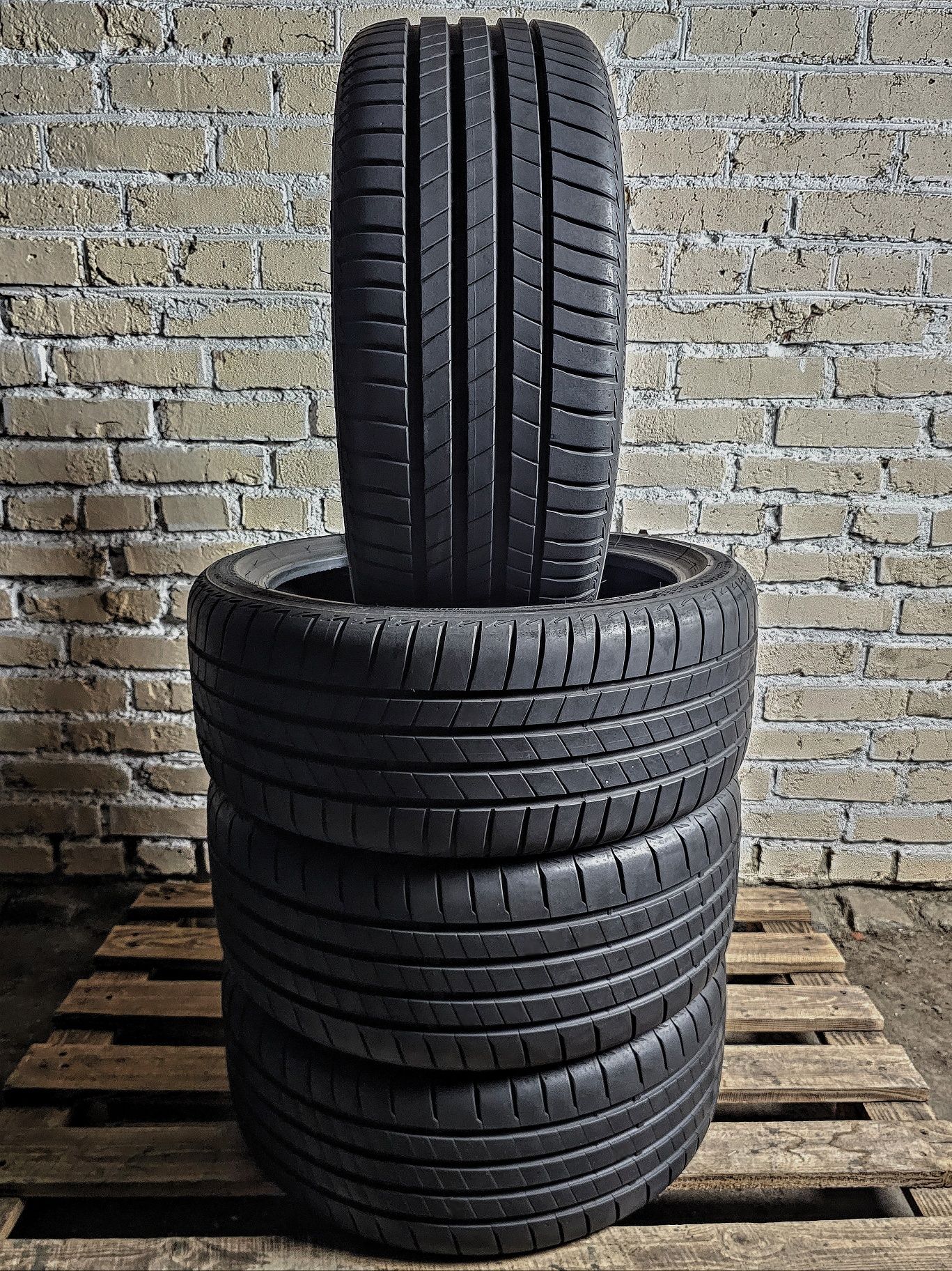 Як нові 225/40r18 Bridgestone | 2024 | 7.5mm | Poland | Преміум шини
