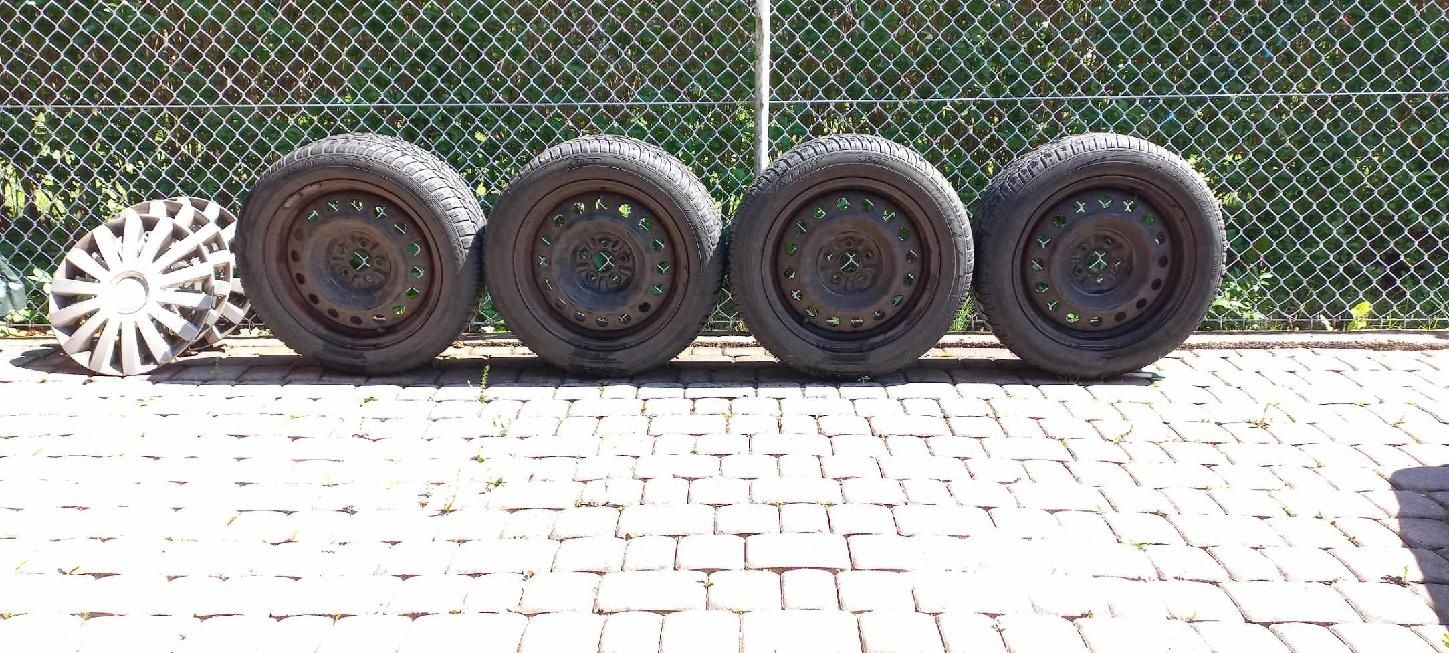Felgi stalowe R16, Toyota  z oponami Dunlop, Toyota Avensis
