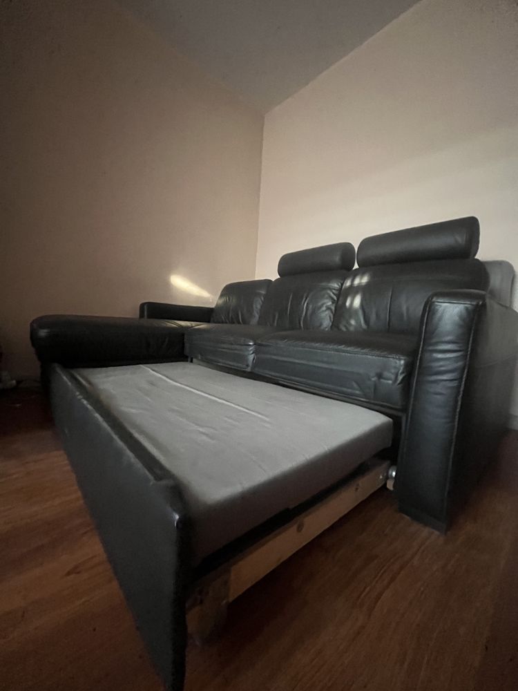 Duża skórzana rozkładana sofa czarna Ikea 3 os