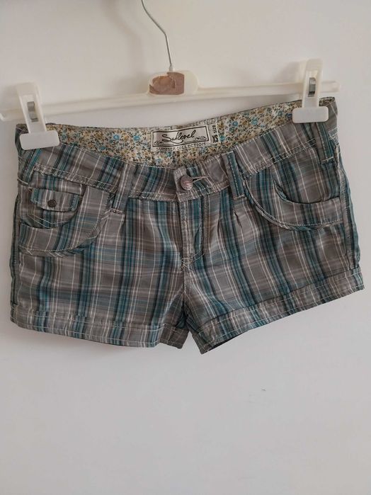 Calções curtos, de cintura subida, da Sublevel, tamanho XS