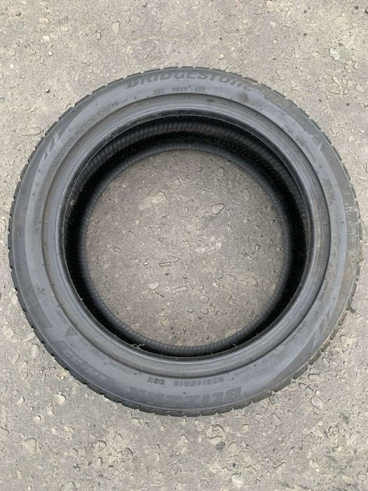 Шини 235/45 R18 Bridgestone зима 2022 рік 7,5 мм