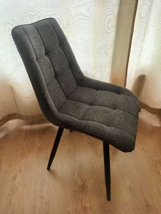 Стульчик на металлических ножках